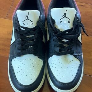 Nike Air Black and White Sneakers